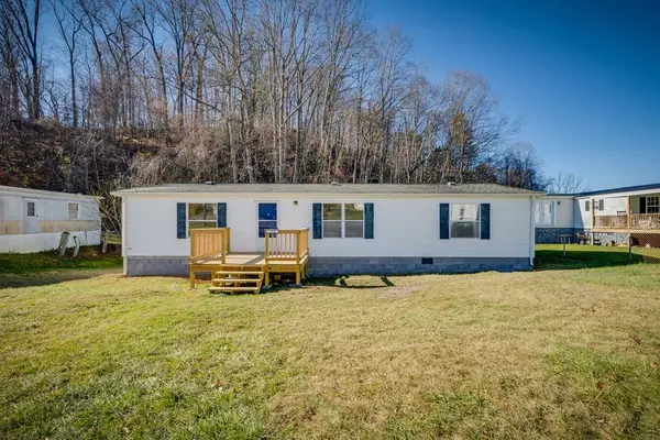 120 Farmer Ave, Richlands, VA 24641