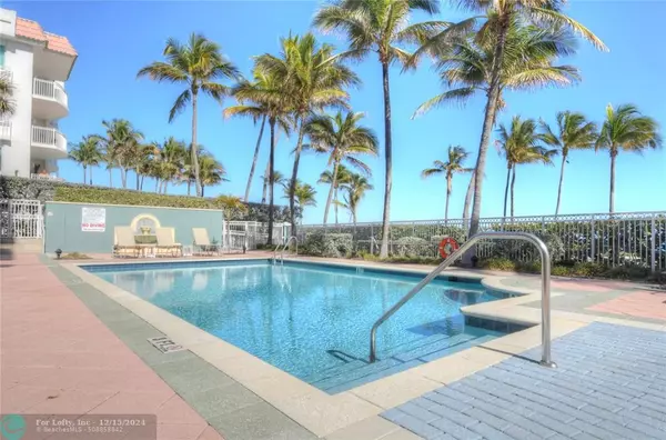 Deerfield Beach, FL 33441,2051 SE 3rd St  #503