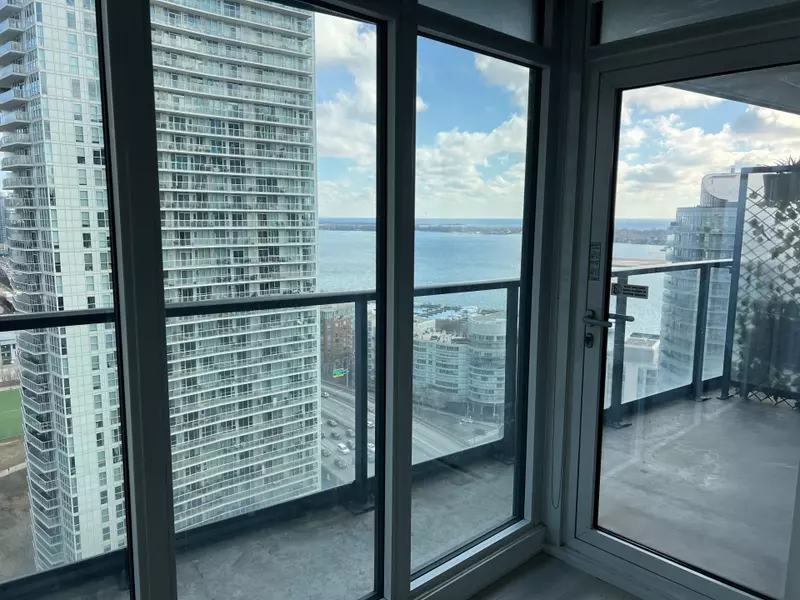 70 Queens Wharf RD #3210, Toronto C01, ON M5V 0J2