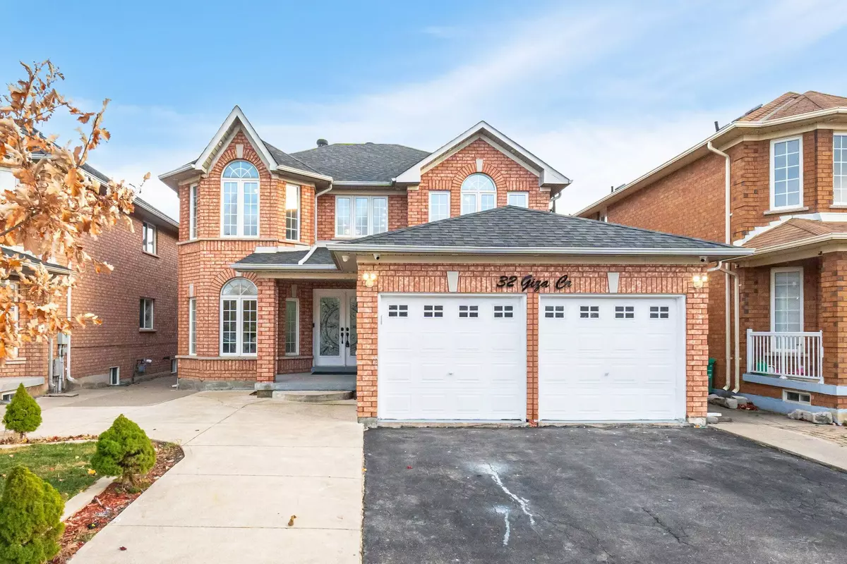 Brampton, ON L6R 2R3,32 Giza CRES