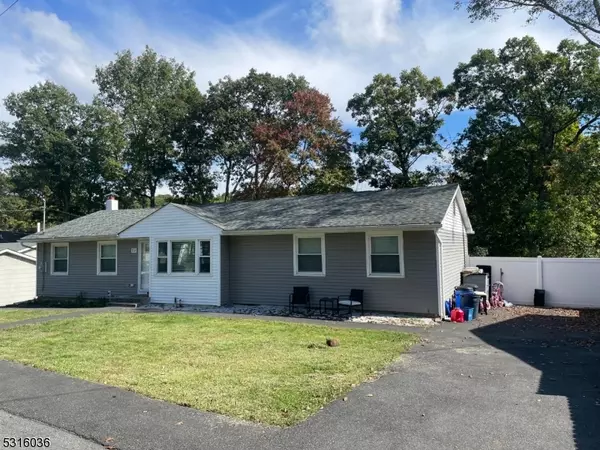 Hopatcong Boro, NJ 07843,23 Rollins Trl