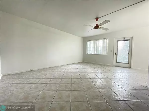 Deerfield Beach, FL 33442,92 E Markham  E  #92