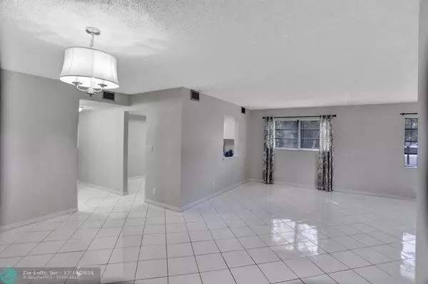 Pompano Beach, FL 33064,1821 NE 40th Ct  #307