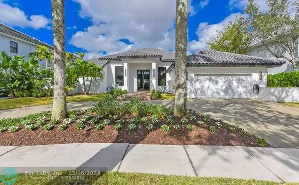 3167 Saint Annes Dr, Boca Raton, FL 33496