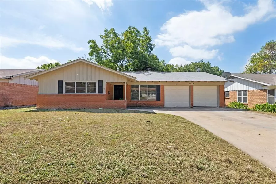 6928 Greenlee Street, Fort Worth, TX 76112