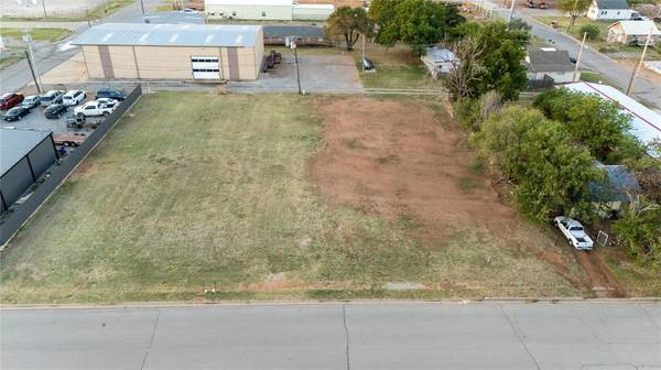 318 W Rainey Avenue, Weatherford, OK 73096