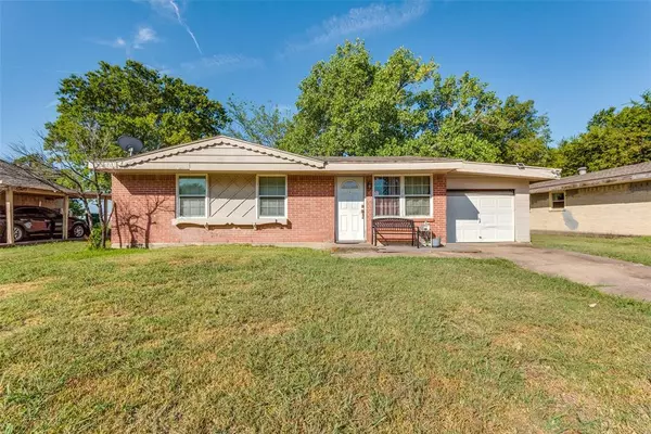 211 Wilmer Heights Drive,  Wilmer,  TX 75172