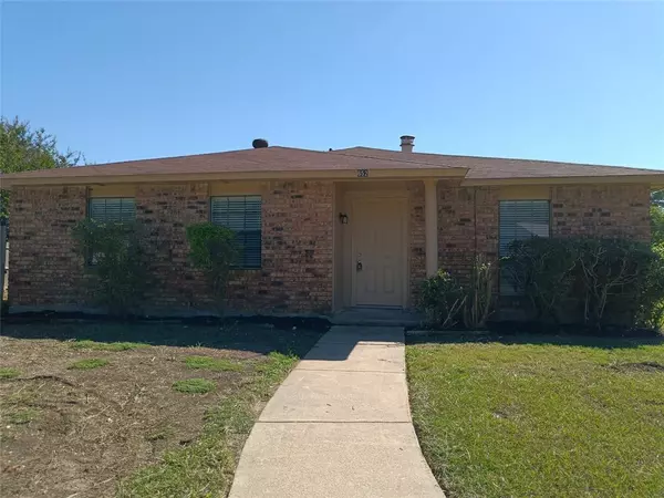 652 Randa Lane,  Desoto,  TX 75115