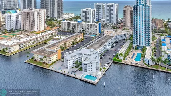 Hallandale Beach, FL 33009,1913 S Ocean Dr  #207