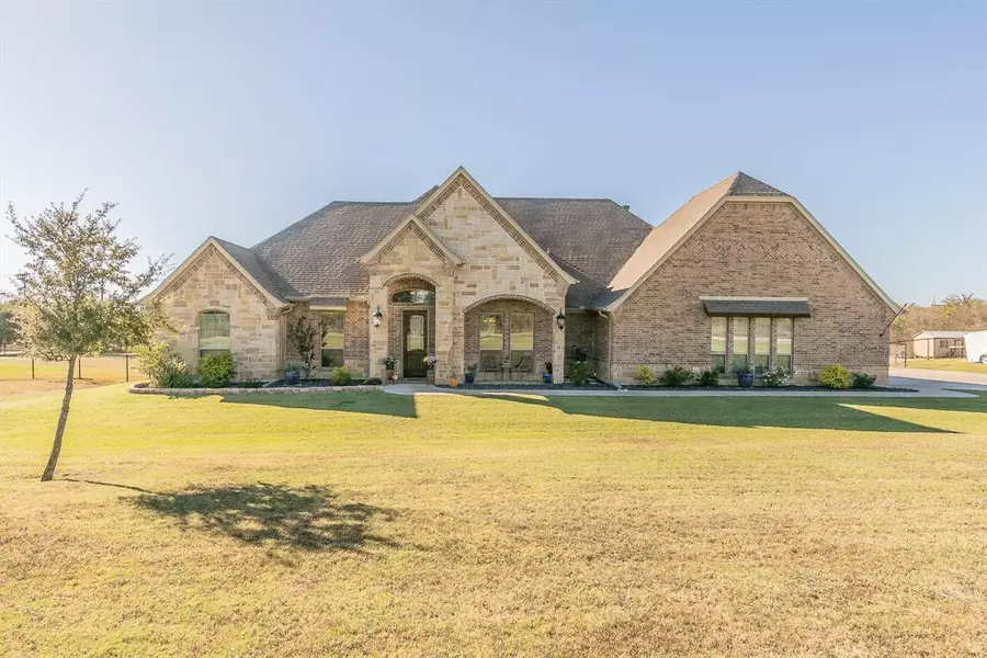 105 N Hadley Road, Godley, TX 76044