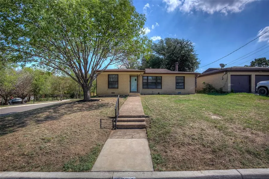 3101 Olive Place, Fort Worth, TX 76116