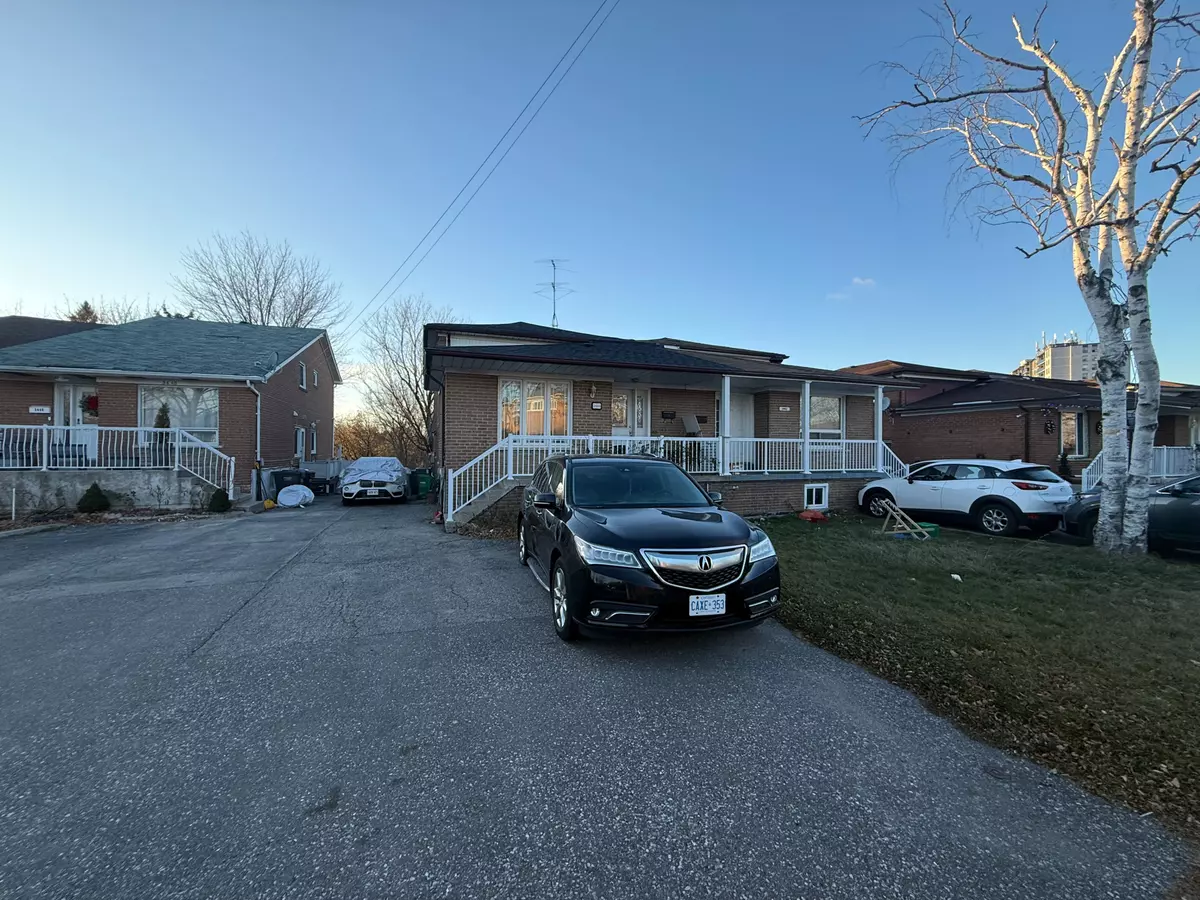 Mississauga, ON L4T 1N1,3444 Laddie CRES