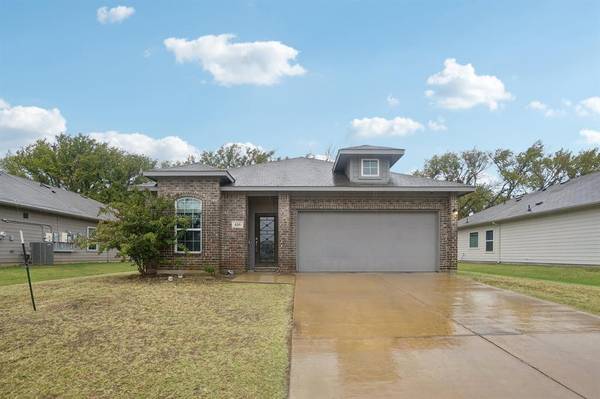 416 Countryside Drive, Aubrey, TX 76227