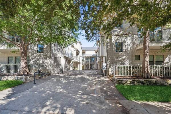 3926 Holland Avenue #103,  Dallas,  TX 75219