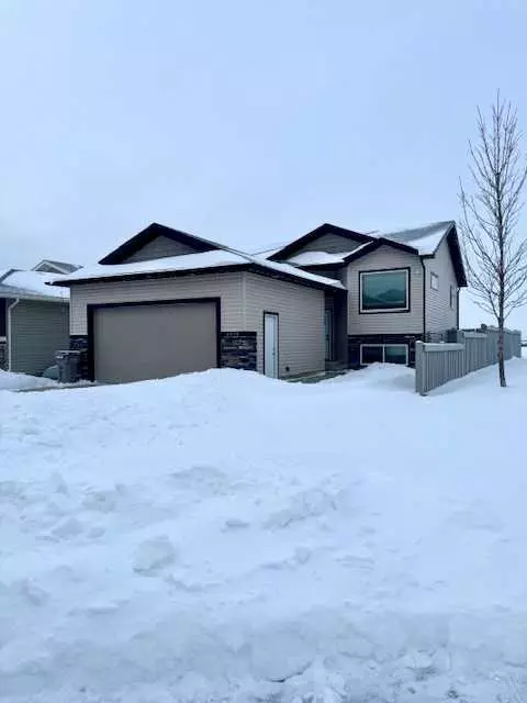 6934 115B ST, Grande Prairie, AB T8W 0J1