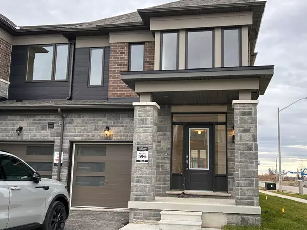 2 Prudhoe TER, Barrie, ON L9J 0W2