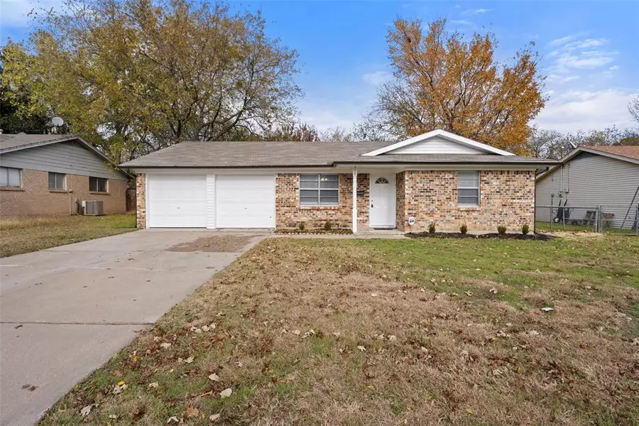 516 Tarrant Avenue, Burleson, TX 76028