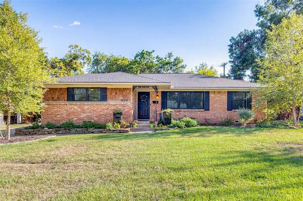 1225 Holly Drive, Richardson, TX 75080