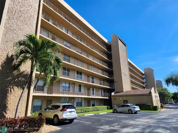 4570 NW 18TH AVE  #704--PH704, Deerfield Beach, FL 33064