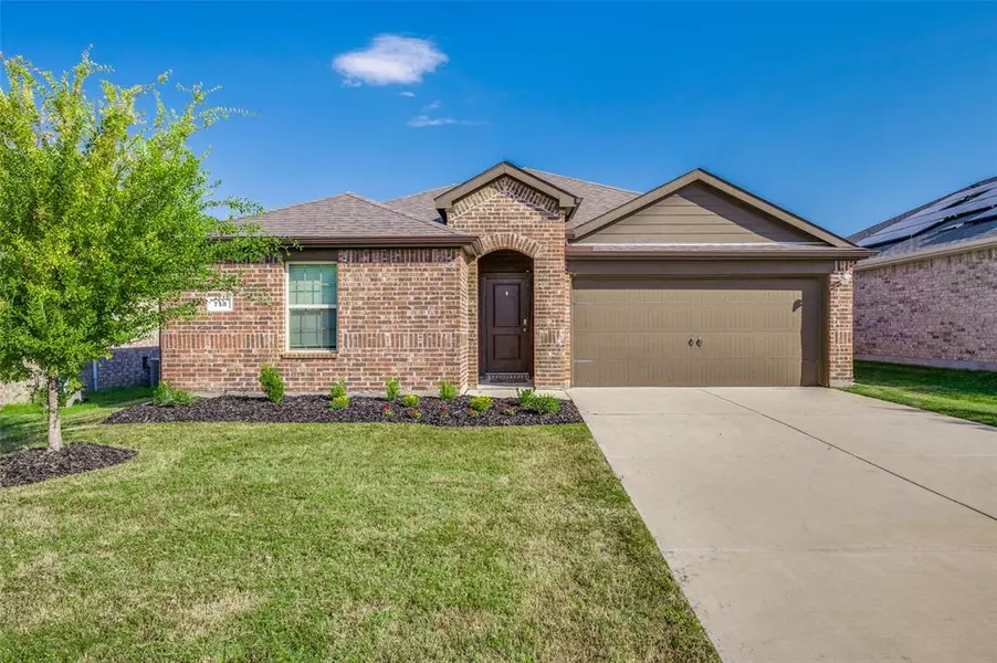 713 Fueller Drive, Aubrey, TX 76227