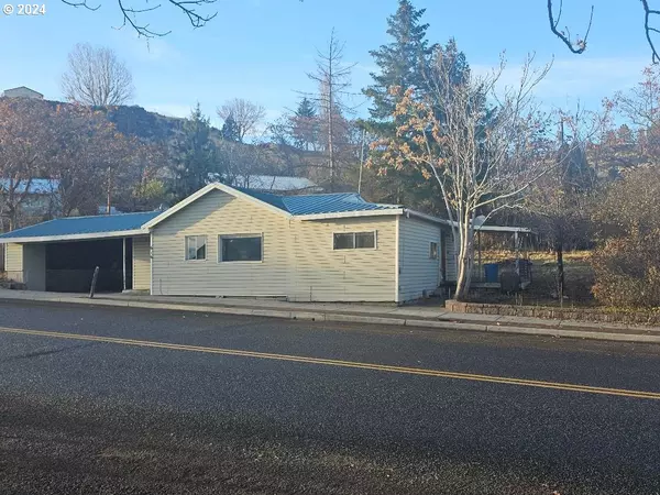 Maupin, OR 97037,616 DESCHUTES AVE