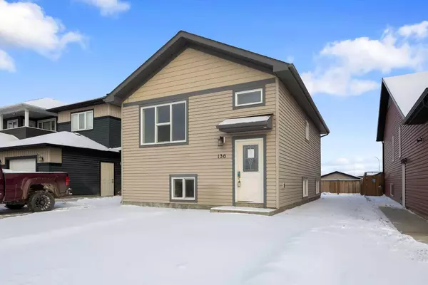 136 Beacon Hill DR, Fort Mcmurray, AB T9H 2P5