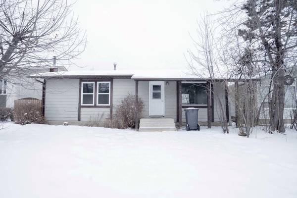 7414 98A St, Peace River, AB T8S 1B5