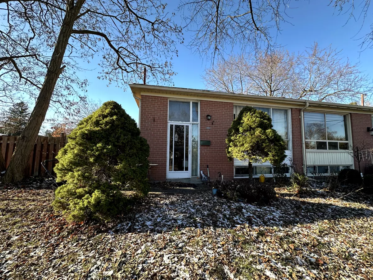 Richmond Hill, ON L4C 3J2,272 Browndale CRES