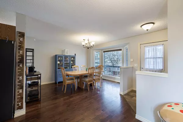 Calgary, AB T3K 4A9,55 Covington Rise NE