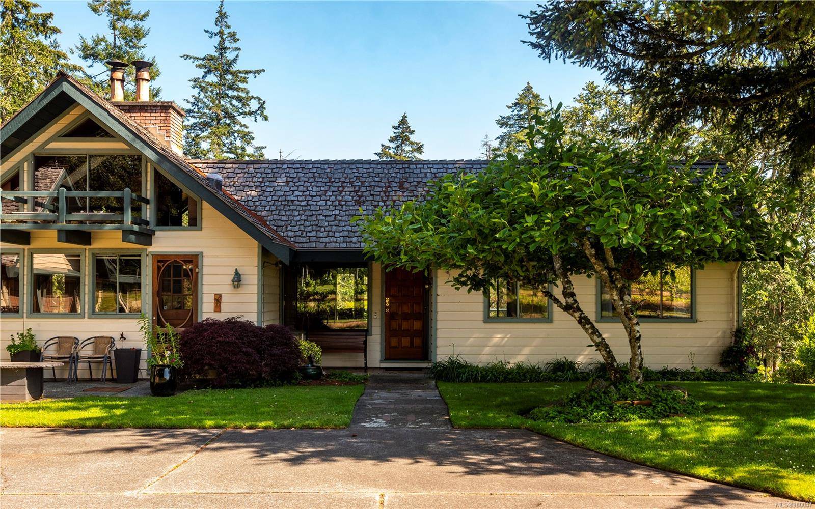 Saanich, BC V8Z 6K2,4740 Beaverdale Rd