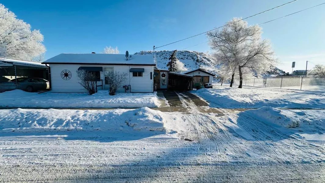 718 1st  Street SW, Drumheller, AB T0J 0Y6