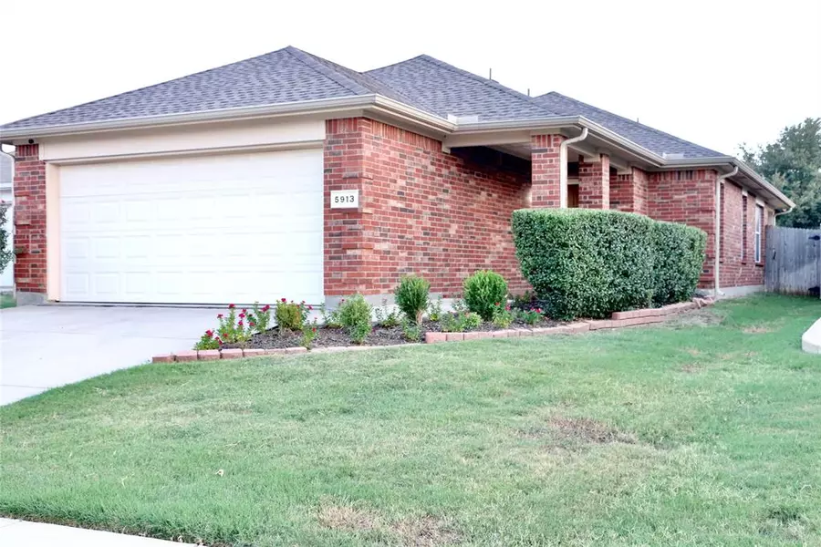 5913 Kristen Drive, Fort Worth, TX 76131