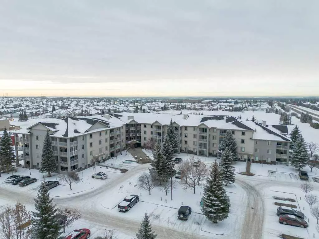 Red Deer, AB T4R 3E9,60 Lawford AVE #104