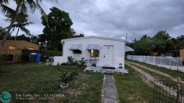 3621 SW 48th Ave, Hollywood, FL 33023