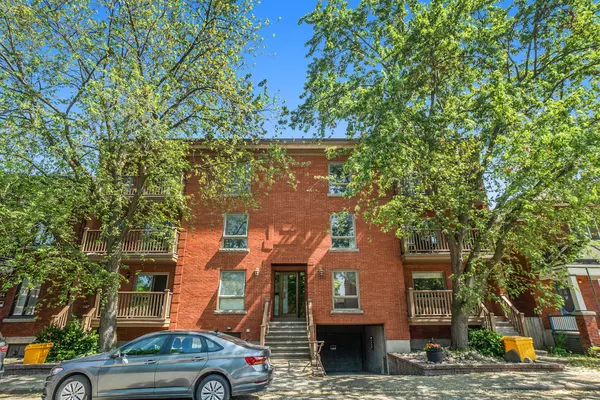 160 Bruyere ST #4, Lower Town - Sandy Hill, ON K1N 5E1