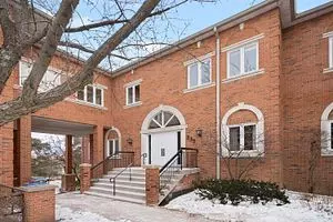 335 Renfrew DR #201, Markham, ON L3R 9S9