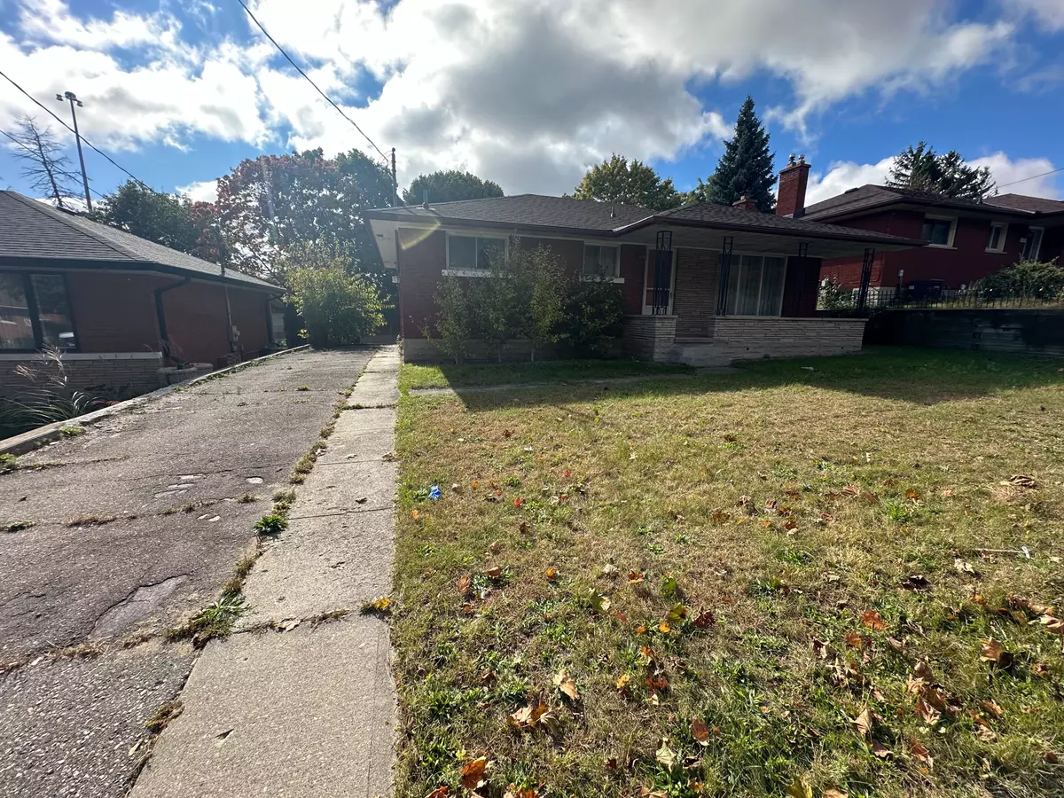 Kitchener, ON N2G 3E8,227 Dixon ST