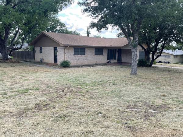 3505 4th Street, Brownwood, TX 76801