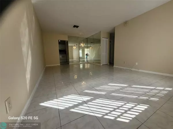 Coral Springs, FL 33065,11142 Royal Palm Blvd  #11142