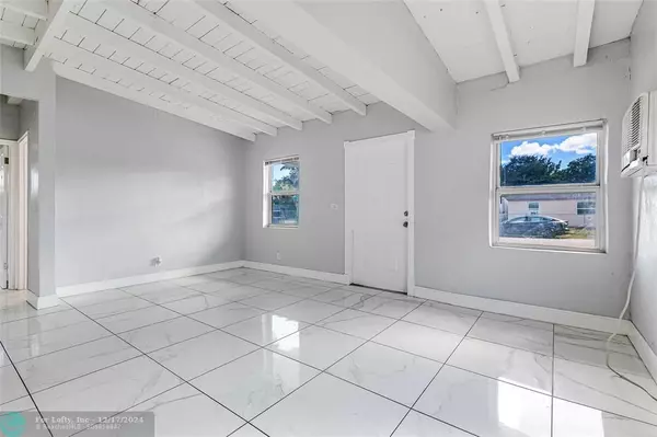 2305 NW 13th Ct, Fort Lauderdale, FL 33311