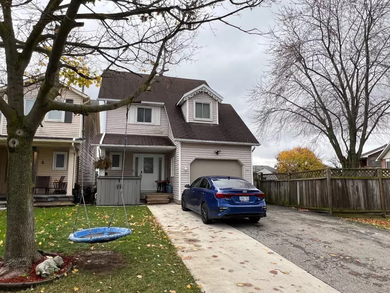 4 Rannie CT, Thorold, ON L2V 4X2