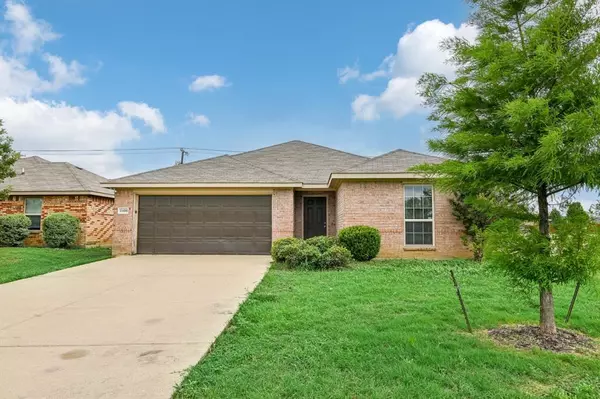 2400 Hawkwood Court, Fort Worth, TX 76123