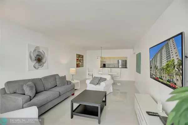 Sunny Isles Beach, FL 33160,19390 Collins Ave  #1111