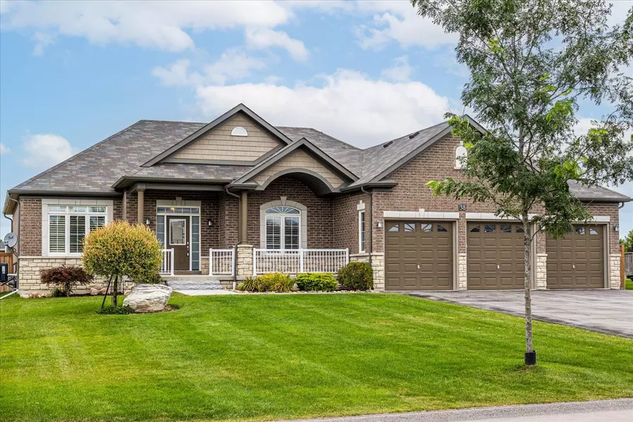 38 Charles Tilley CRES, Clarington, ON L0A 1J0