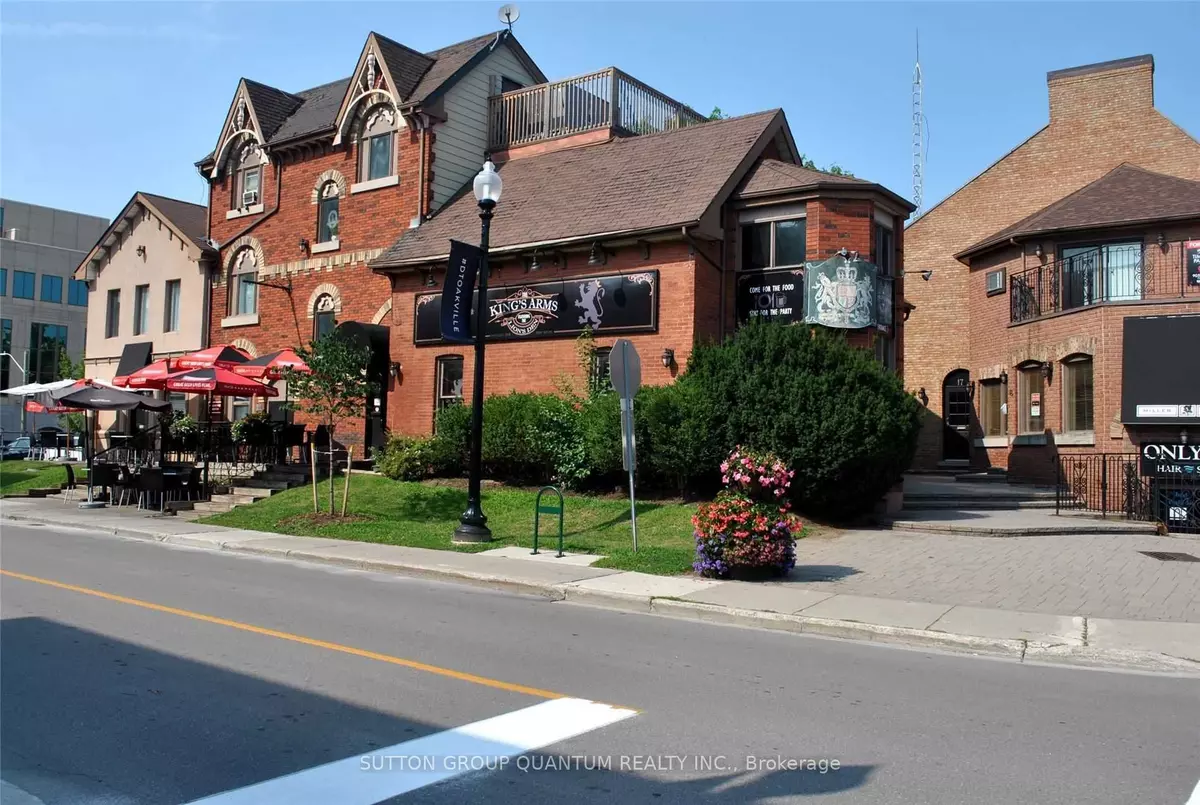 Oakville, ON L6J 1P2,323 Church ST #21