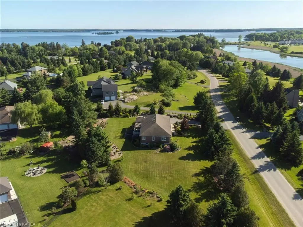 Leeds And The Thousand Islands, ON K7G 2V4,99 GRAYROCK CRES