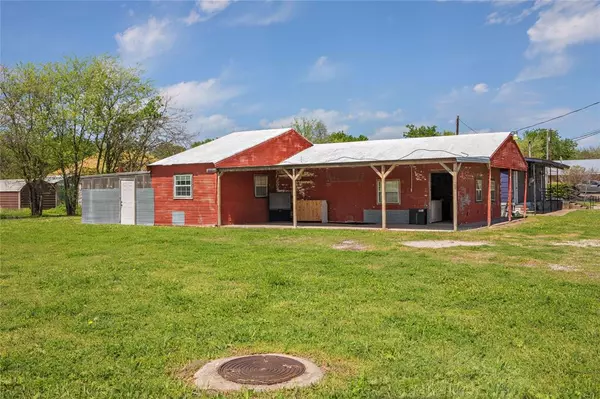 Bailey, TX 75413,97 N Main