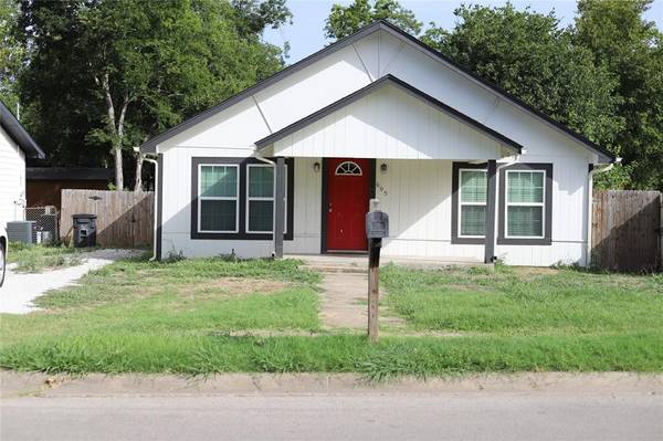 605 Poindexter Avenue,  Cleburne,  TX 76033