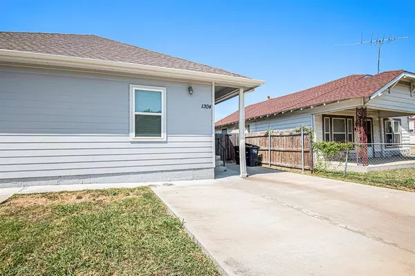 Fort Worth, TX 76110,1304 Orange Street