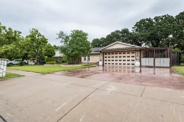 Lewisville, TX 75067,537 Auburn Drive